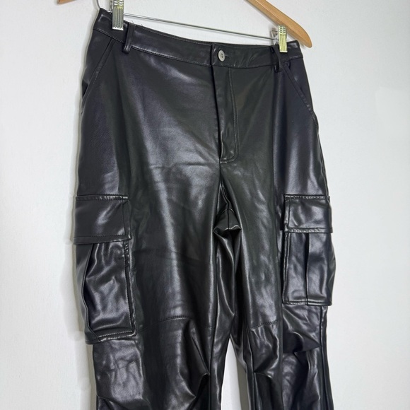 7 For All Mankind Faux Leather Cargo Pants – Size Small - Picture 7 of 8